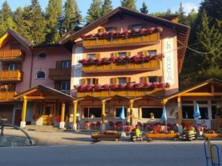 Hotel La Roccia  -  Passo Tonale - Val di Sole - Itálie, Passo Tonale - Ubytování