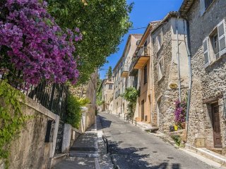 Francie - Provence a Barvy Jara - Pobytové zájezdy