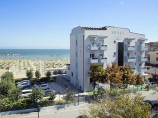 Hotel Iones - Adriatická riviéra - Rimini - Itálie, Rimini Rivazzurra - Pobytové zájezdy