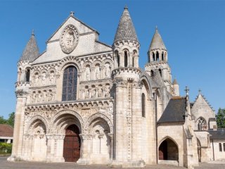 Francie - Bordeaux a Akvitánie, památky, víno a vlny Atlantiku - Francie, Bordeaux - Pobytové zájezdy