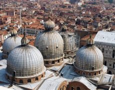 Benátky a ostrovy, památky a 60. Bienále