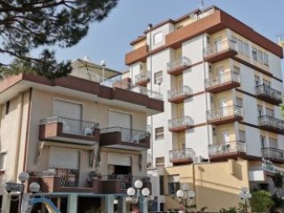 Hotel Cosmos s bazénem Rimini Rivazzurra - Emilia Romagna - Itálie, Rimini - Pobytové zájezdy