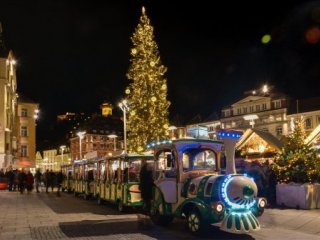 Prodloužený víkend v Grazu s návštěvou vánočních trhů - vlakem po Semmeringské dráze - Poznávací zájezdy
