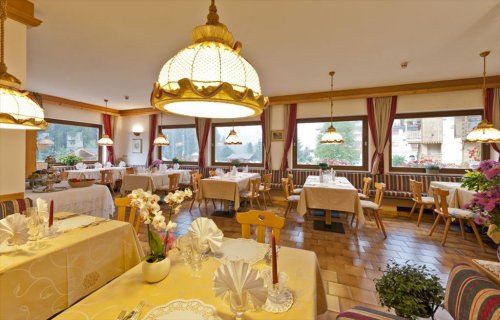 Hotel Césa Edelweiss - Campitello di Fassa