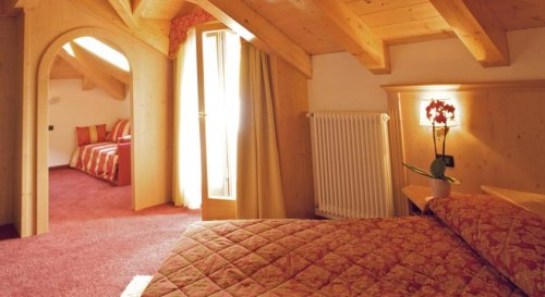 Hotel Almazzago - Almazzago