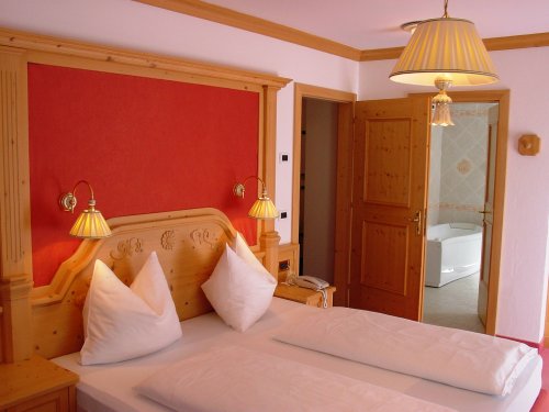 Marebbe - Hotel Chalet Corso