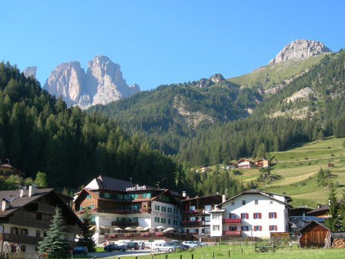 Campitello - Sporhotel Enrosadira