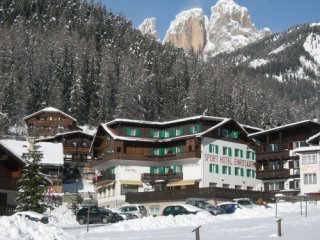 Campitello - Sporhotel Enrosadira Campitello - Sporhotel Enrosadira