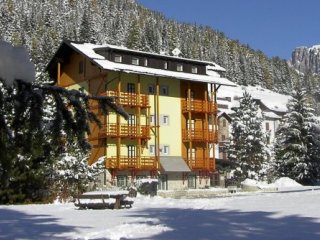 Rezidence La Roggia - Pera di Fassa Rezidence La Roggia - Pera di Fassa