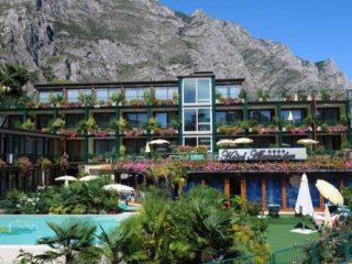 Hotel Alexander - Limone Sul Garda - Itálie, Lago di Garda - Ubytování