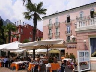 Riva del Garda - Hotel BellavistaS Riva del Garda - Hotel BellavistaS