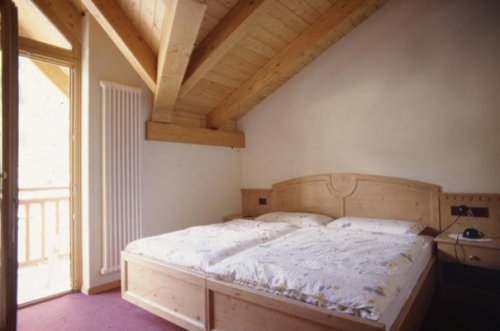 Hotel Garni Jägerhaus - Pellizzano