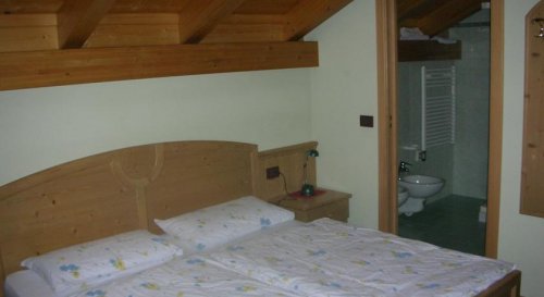 Hotel Garni Jägerhaus - Pellizzano