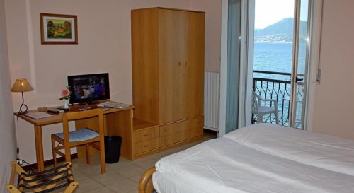 Hotel Menapace - Torri del Benaco