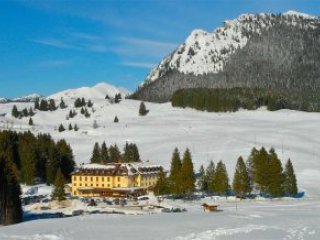 Hotel Vezzena - Levico Terme (Lavarone) Hotel Vezzena - Levico Terme (Lavarone)