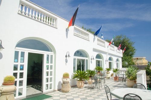 Hotel La Ginestra - Serrara Fontana/Panza