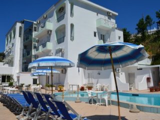 Hotel La Ginestra - Serrara Fontana/Panza Hotel La Ginestra - Serrara Fontana/Panza