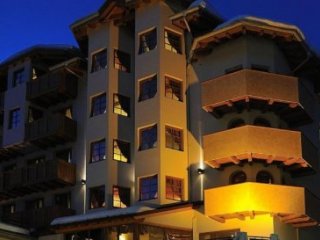 Sporthotel Romantic Plaza - Madonna di Campiglio Sporthotel Romantic Plaza - Madonna di Campiglio