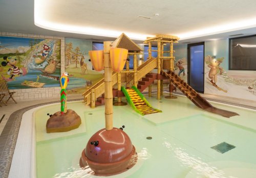 Hotel AlpHoliday Dolomiti - Dimaro