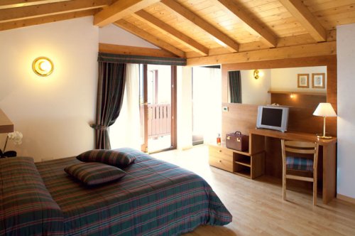 Hotel Holiday s - Monclassico FREE SKI