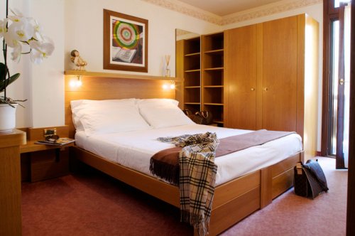 Hotel Holiday s - Monclassico FREE SKI