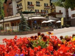 Hotel Cevedale - Cogolo Hotel Cevedale - Cogolo