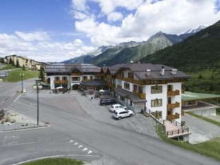 Hotel GardeniaS - Passo Tonale Hotel GardeniaS - Passo Tonale