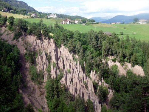 Paleta z Dolomit a jezero Lago di Garda