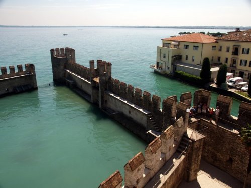 Paleta z Dolomit a jezero Lago di Garda