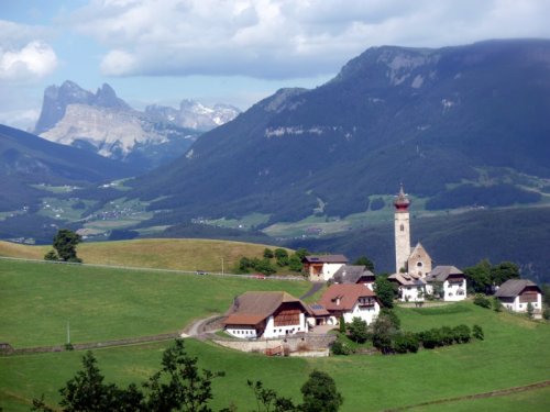 Paleta z Dolomit a jezero Lago di Garda