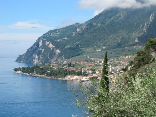 Paleta z Dolomit a jezero Lago di Garda