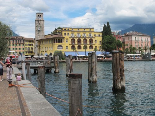 Paleta z Dolomit a jezero Lago di Garda