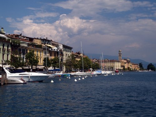 Paleta z Dolomit a jezero Lago di Garda