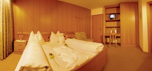 Hotel Bacher - Campo Tures