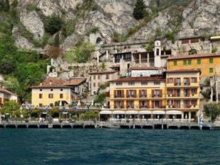 Hotel All´Azzurro - Limone sul Garda Hotel All´Azzurro - Limone sul Garda