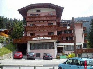 Garni Cristiania - Madonna di Campiglio Garni Cristiania - Madonna di Campiglio