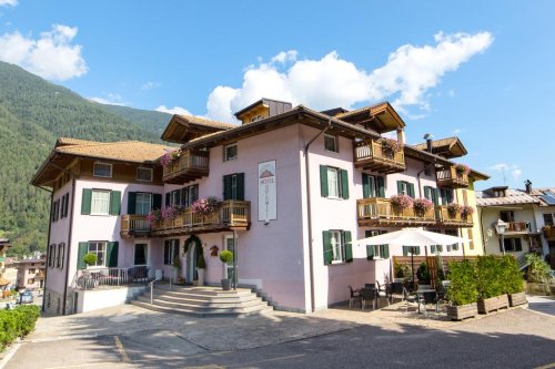 Hotel Alp Hotel Dolomiti- Dimaro