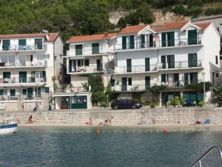 Apartmánový dům Kostanić - Makarská riviéra - Chorvatsko, Drvenik - Pobytové zájezdy