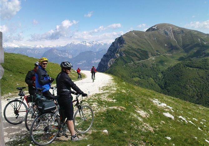 Lago di Garda - sever, Monte Baldo a Tremalzo
