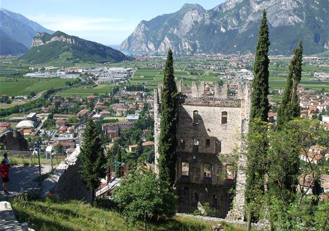 Lago di Garda - sever, Monte Baldo a Tremalzo