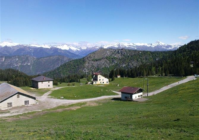Lago di Garda - sever, Monte Baldo a Tremalzo