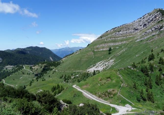 Lago di Garda - sever, Monte Baldo a Tremalzo