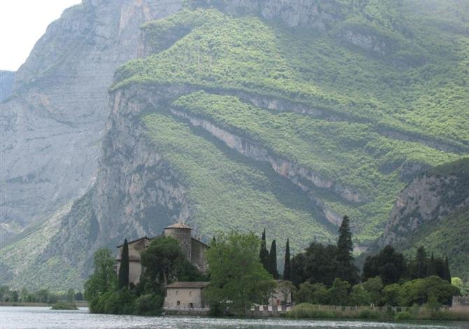 Lago di Garda - sever, Monte Baldo a Tremalzo