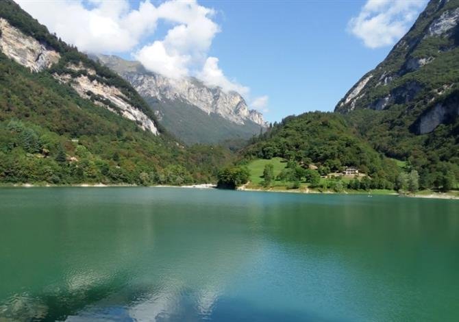 Lago di Garda - sever, Monte Baldo a Tremalzo