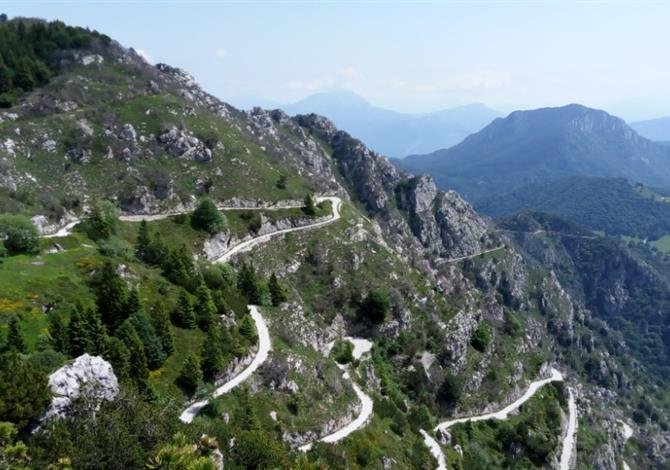 Lago di Garda - sever, Monte Baldo a Tremalzo