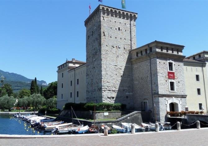 Lago di Garda - sever, Monte Baldo a Tremalzo