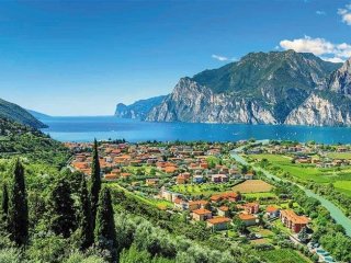 Nejkrásnější jezero Itálie Lago di Garda, Sirmione a Shakespearova Verona Nejkrásnější jezero Itálie Lago di Garda, Sirmione a Shakespearova Verona