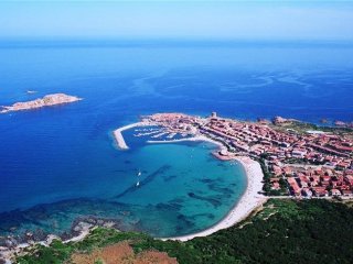 Divoká Sardinie s koupáním na nejkrásnějších plážích Evropy - Sardinie - Itálie, Isola Rossa - Pobytové zájezdy