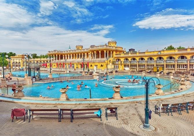Budapešť a termály Szechényi