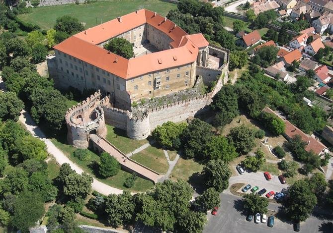 Termály, gastronomie a historie Maďarska